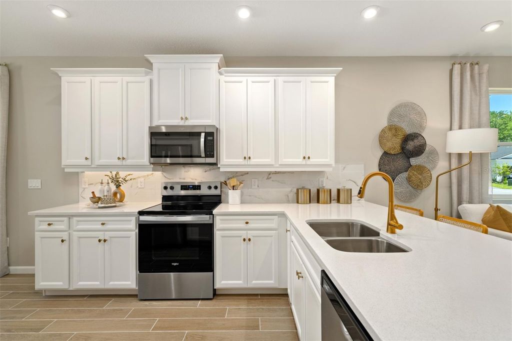 Image 15 of property listing at 9876 WALKWAY DRIVE, Orlando, FL 32832