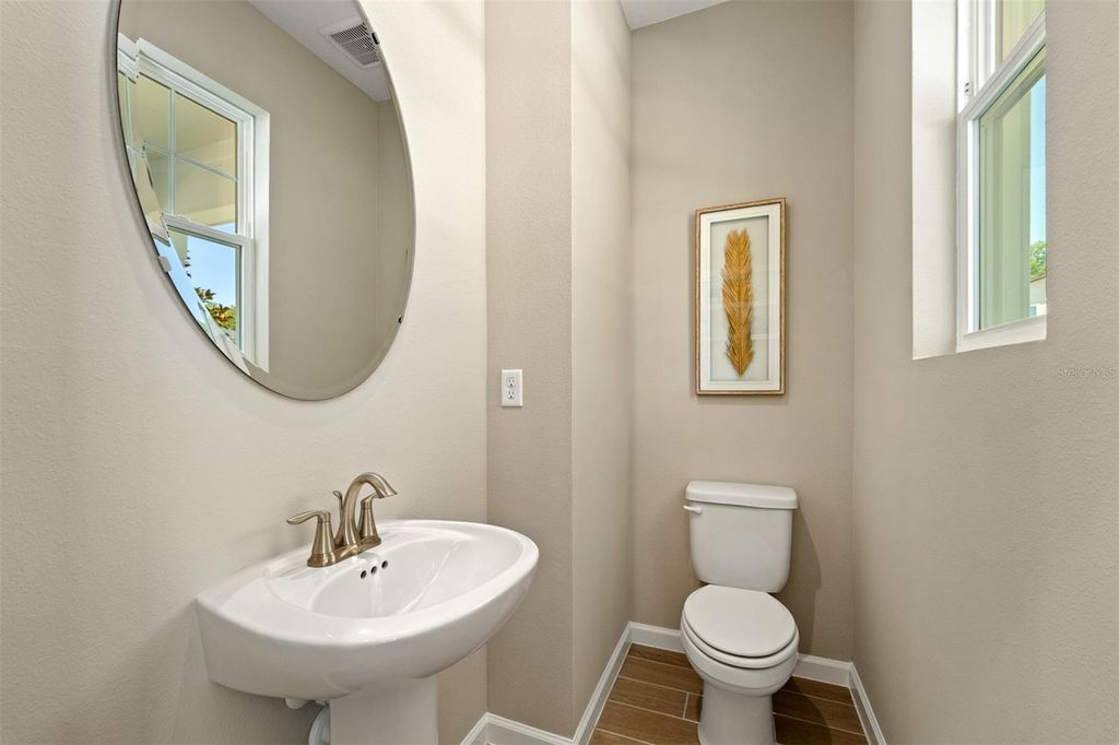 Image 6 of property listing at 9876 WALKWAY DRIVE, Orlando, FL 32832