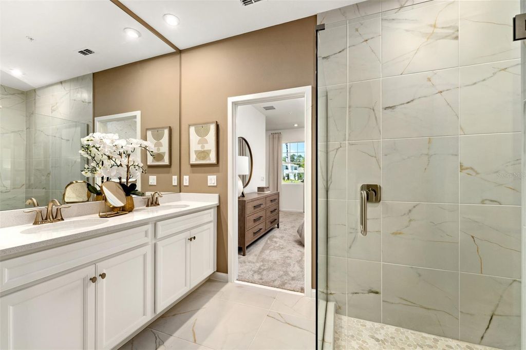 Image 8 of property listing at 9876 WALKWAY DRIVE, Orlando, FL 32832