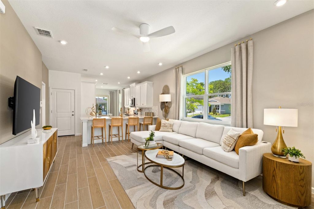 Image 10 of property listing at 9876 WALKWAY DRIVE, Orlando, FL 32832