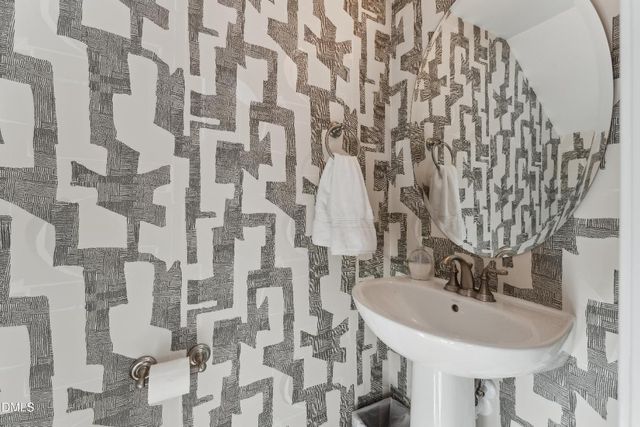 600 Hedrick Rdg Road 114, Cary, NC 27519