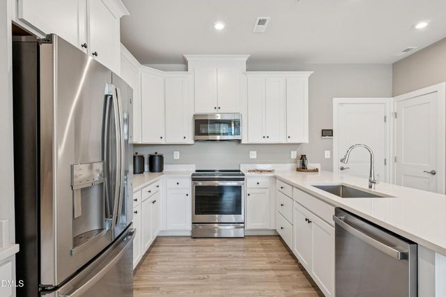 600 Hedrick Rdg Road 114, Cary, NC 27519