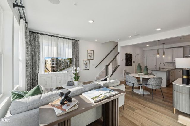 600 Hedrick Rdg Road 114, Cary, NC 27519