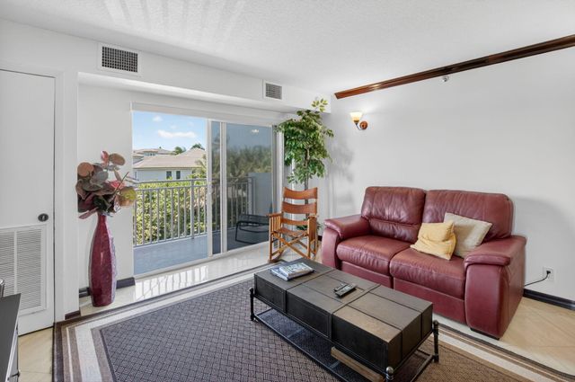 4505 S Ocean Boulevard, Highland Beach, FL 33487