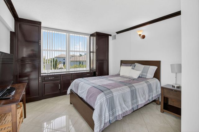 4505 S Ocean Boulevard, Highland Beach, FL 33487