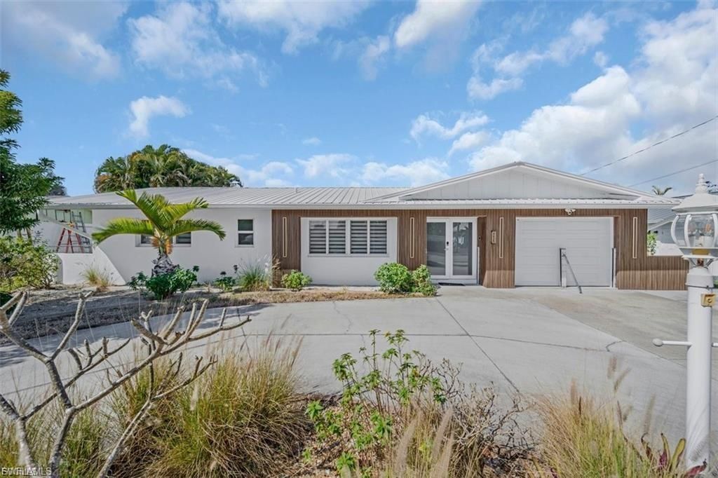 4625 Forest Glen DR, NORTH FORT MYERS, FL 33903 — exterior