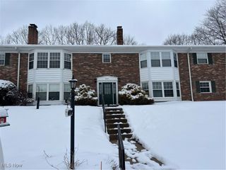 6910 Carriage Hill Drive 104, Brecksville, OH 44141