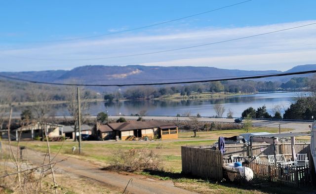 115 Lake Shore Drive, Jasper, TN 37347