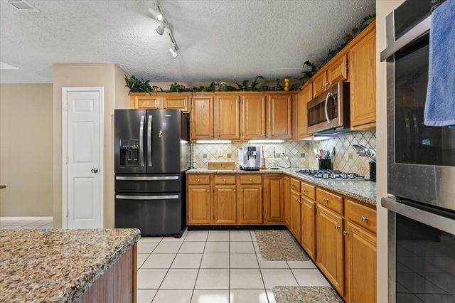 905 Birkshire Drive, Lewisville, TX 75077