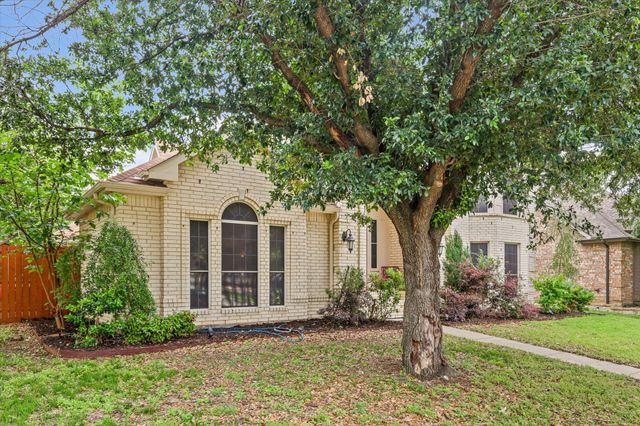 905 Birkshire Drive, Lewisville, TX 75077