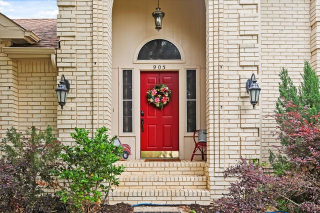 905 Birkshire Drive, Lewisville, TX 75077