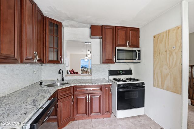 243 Zachary Court, Lakewood, NJ 08701
