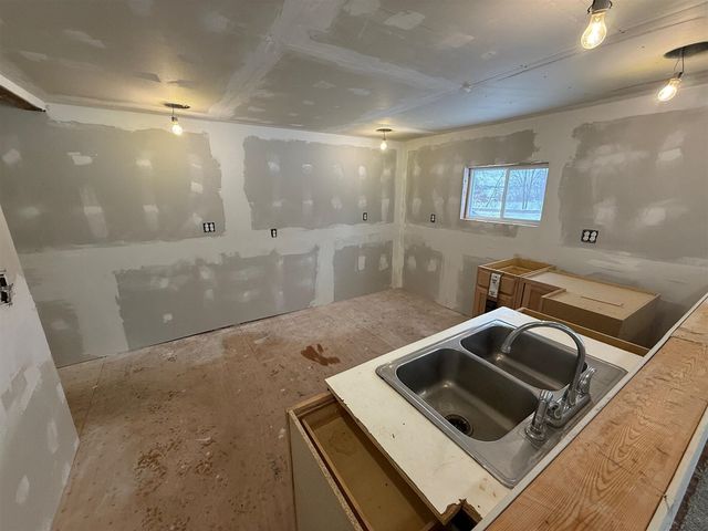 9255 E Cleveland Road, Hesperia, MI 49421