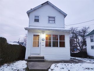 504 Beechwood Ave, Farrell, PA 16121