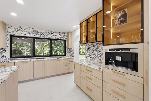 342 N Fairway N, Tequesta, FL 33469