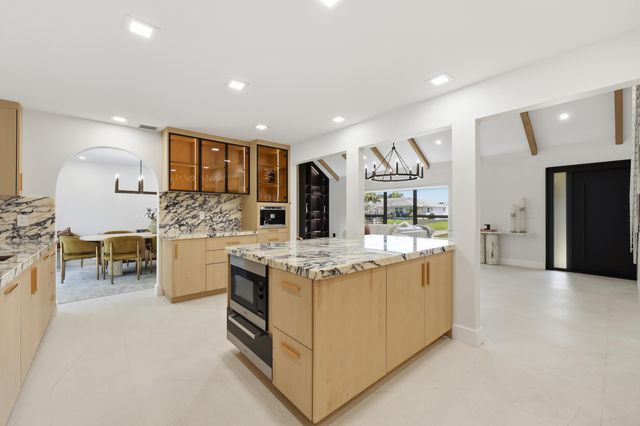 342 N Fairway N, Tequesta, FL 33469