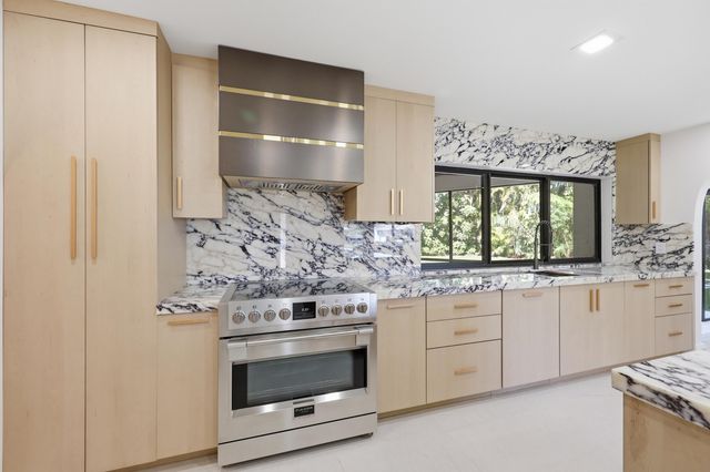 342 N Fairway N, Tequesta, FL 33469