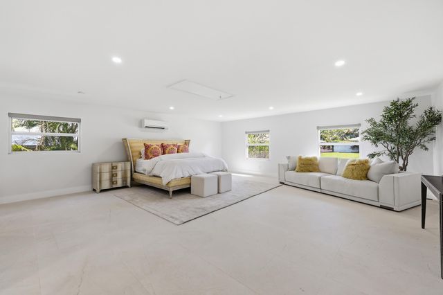 342 N Fairway N, Tequesta, FL 33469