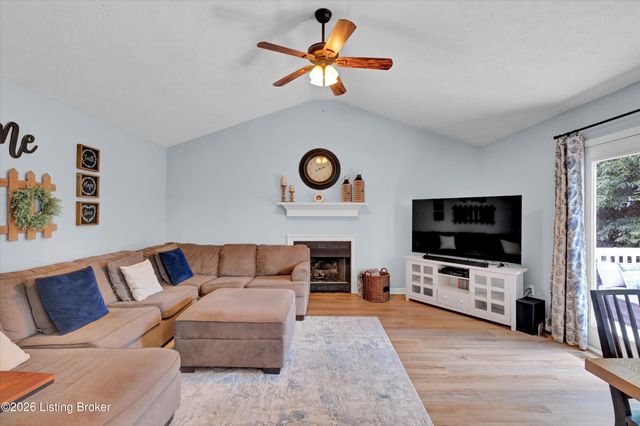 11115 Oak Bend Ct, Louisville, KY 40241