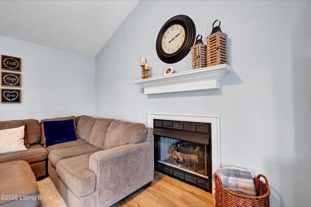 11115 Oak Bend Ct, Louisville, KY 40241