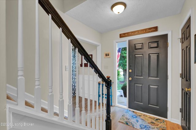 11115 Oak Bend Ct, Louisville, KY 40241