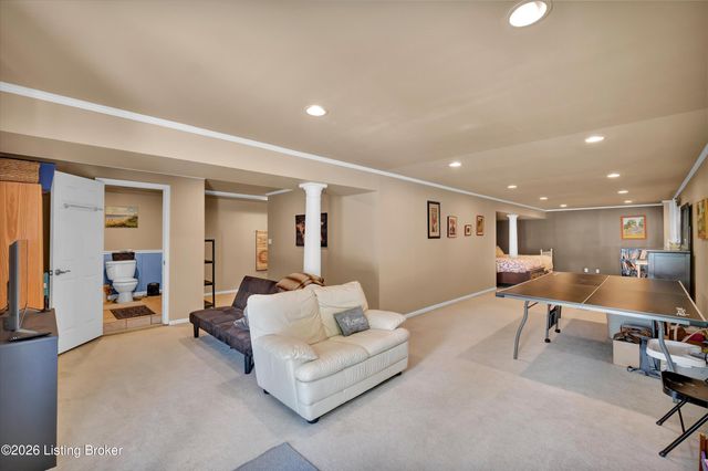 11115 Oak Bend Ct, Louisville, KY 40241