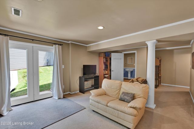 11115 Oak Bend Ct, Louisville, KY 40241