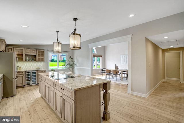 7113 CAROL LN, Falls Church, VA 22042