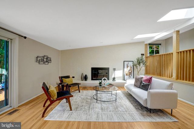 7113 CAROL LN, Falls Church, VA 22042