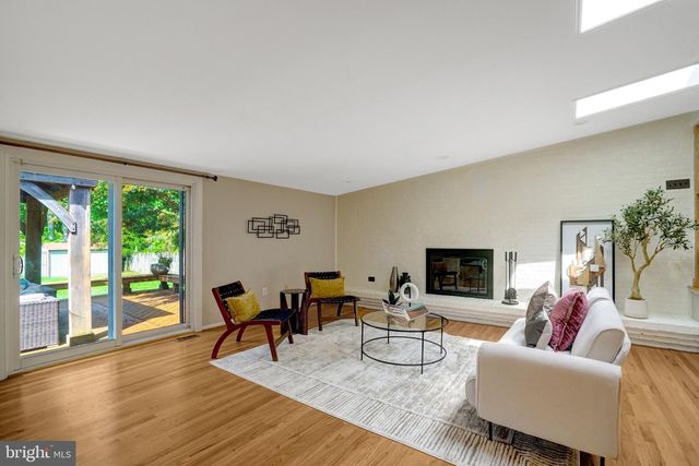 7113 CAROL LN, Falls Church, VA 22042