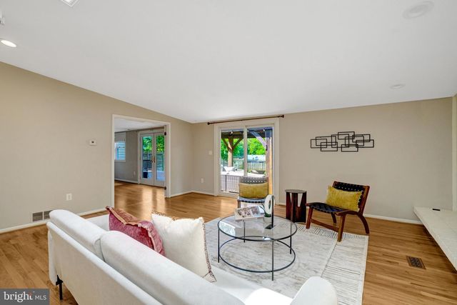 7113 CAROL LN, Falls Church, VA 22042