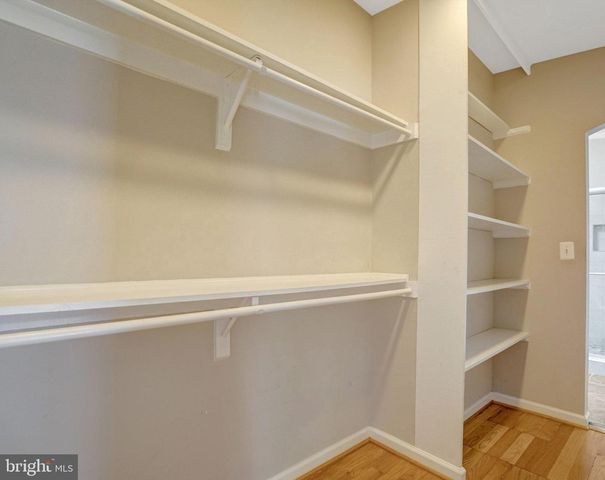 7113 CAROL LN, Falls Church, VA 22042