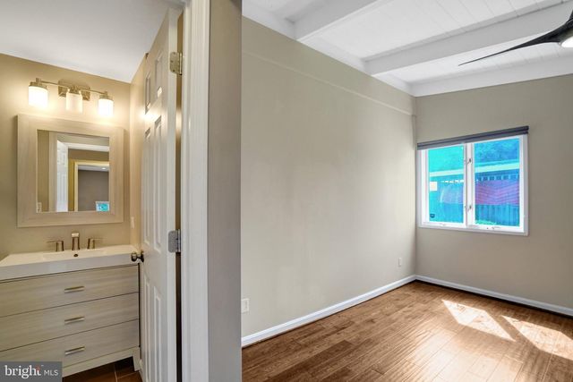 7113 CAROL LN, Falls Church, VA 22042