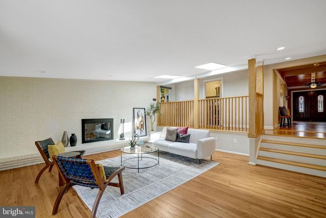 7113 CAROL LN, Falls Church, VA 22042