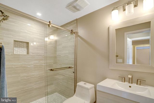 7113 CAROL LN, Falls Church, VA 22042