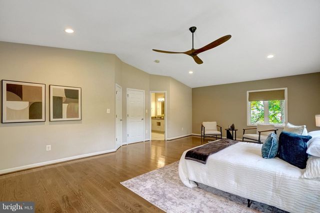 7113 CAROL LN, Falls Church, VA 22042