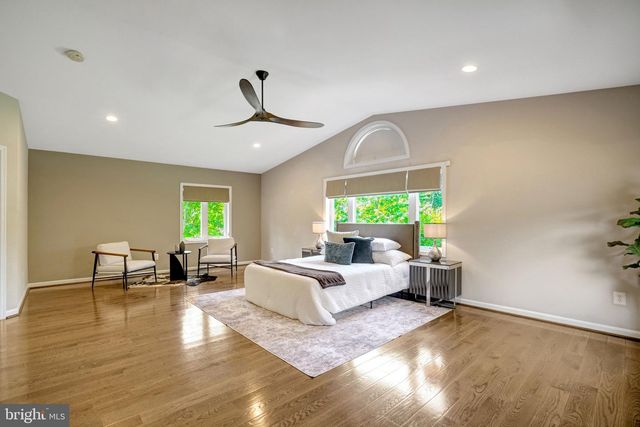 7113 CAROL LN, Falls Church, VA 22042