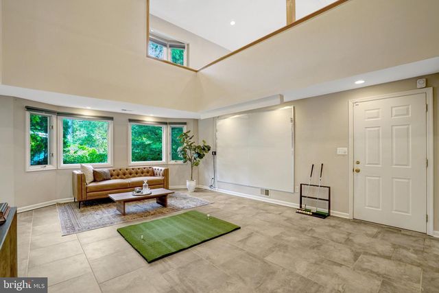 7113 CAROL LN, Falls Church, VA 22042