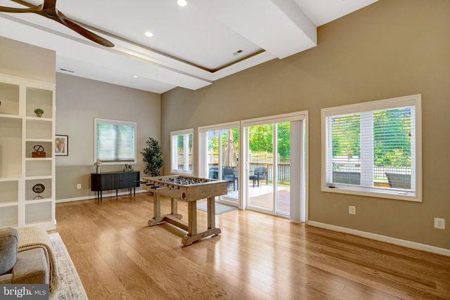 7113 CAROL LN, Falls Church, VA 22042