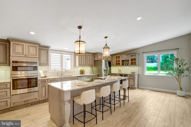7113 CAROL LN, Falls Church, VA 22042