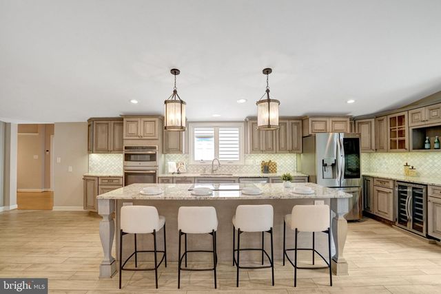 7113 CAROL LN, Falls Church, VA 22042