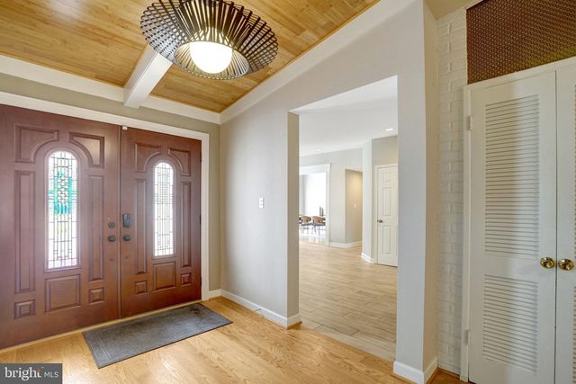 7113 CAROL LN, Falls Church, VA 22042