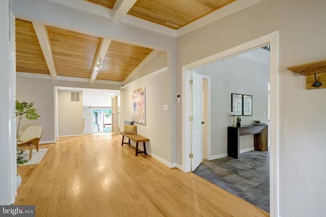 7113 CAROL LN, Falls Church, VA 22042