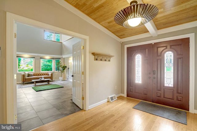 7113 CAROL LN, Falls Church, VA 22042