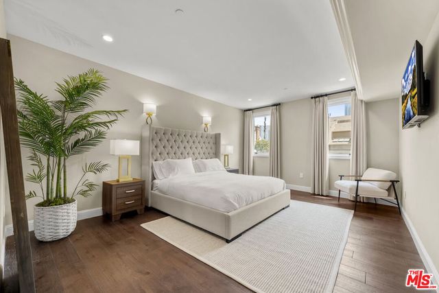 1825 Pandora Avenue PH 404, Los Angeles, CA 90025