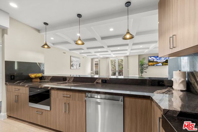 1825 Pandora Avenue PH 404, Los Angeles, CA 90025