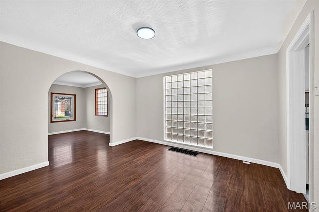 520 Ruthland Drive, St Louis, MO 63125