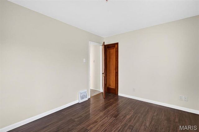 520 Ruthland Drive, St Louis, MO 63125