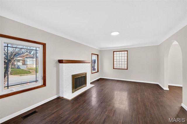 520 Ruthland Drive, St Louis, MO 63125