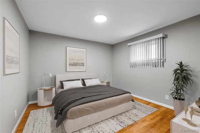 3216 Maplewood Avenue, Royal Oak, MI 48073